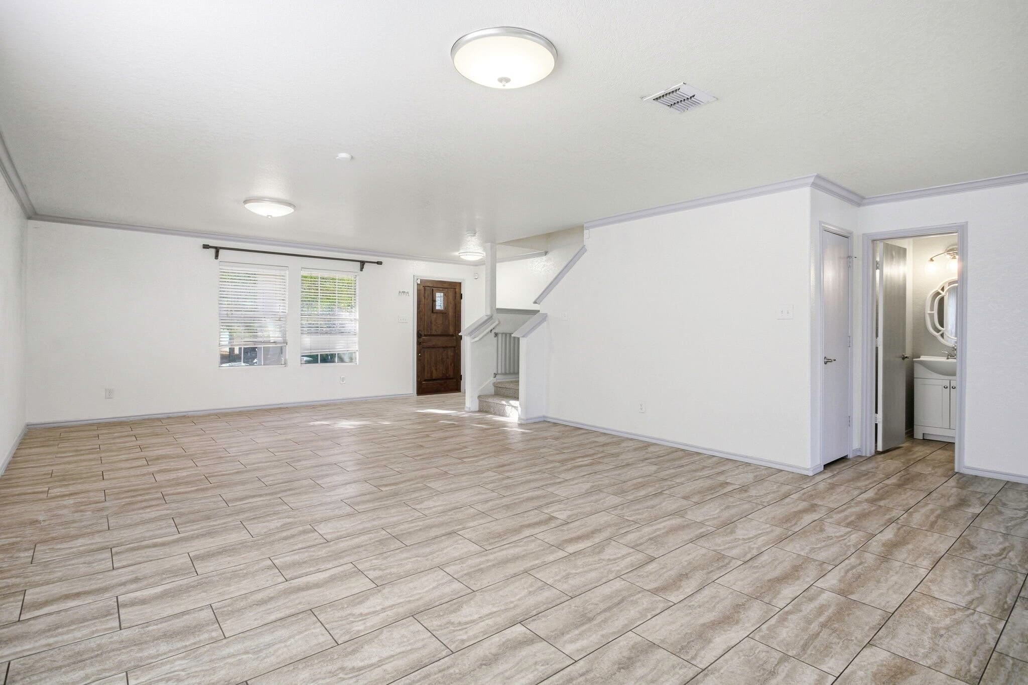 Building Photo - 414 Spruce Breeze