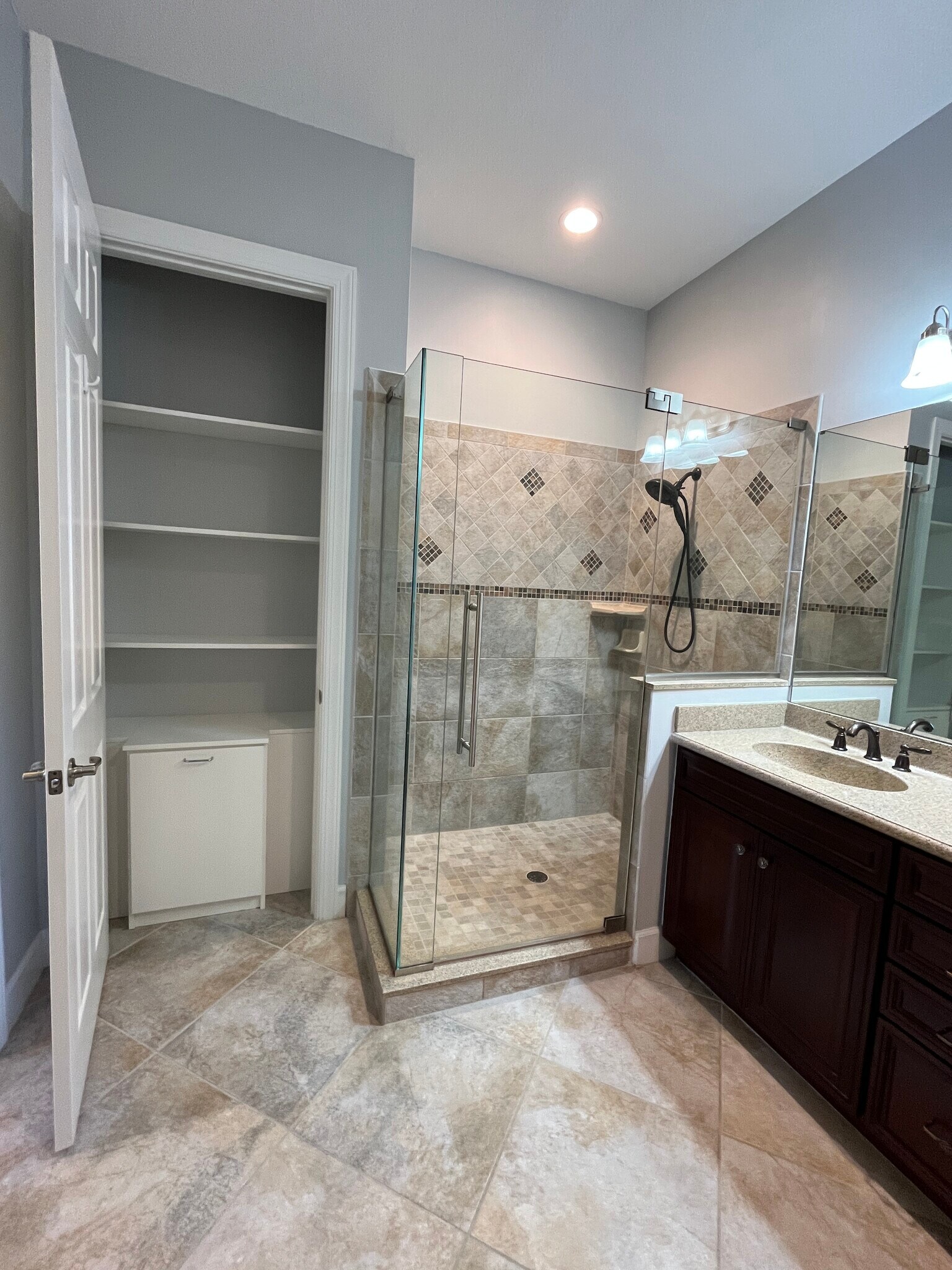 Master Bath - 7877 Clemson St