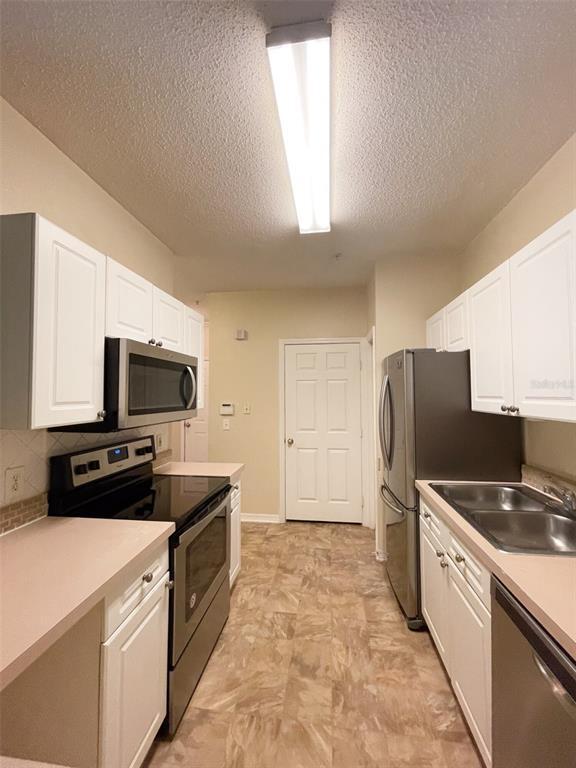 Building Photo - 18001 Richmond Pl Dr