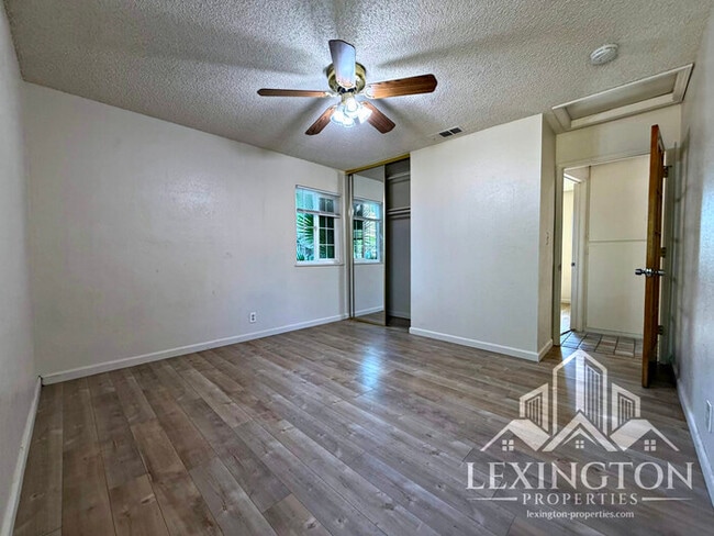 Building Photo - Charming 4-Bedroom Home in Arden-Arcade with Spacious Yard & Convenient Location