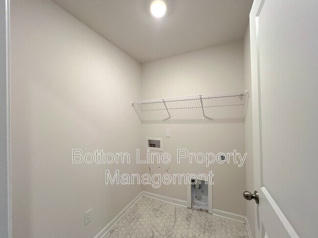 Building Photo - 1603 Blue Velvet Ln