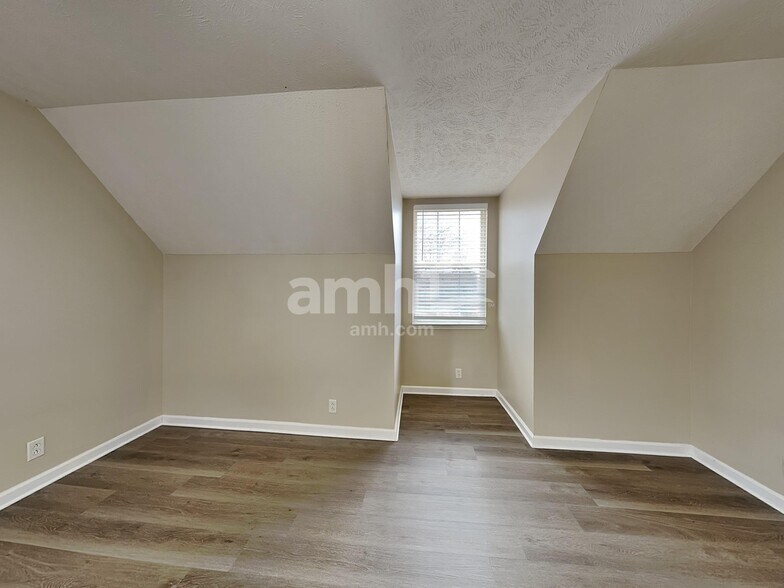 Building Photo - 1176 Saint Andrews Dr