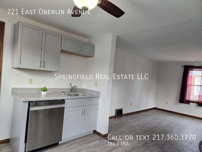 Building Photo - 721 E Oberlin Ave