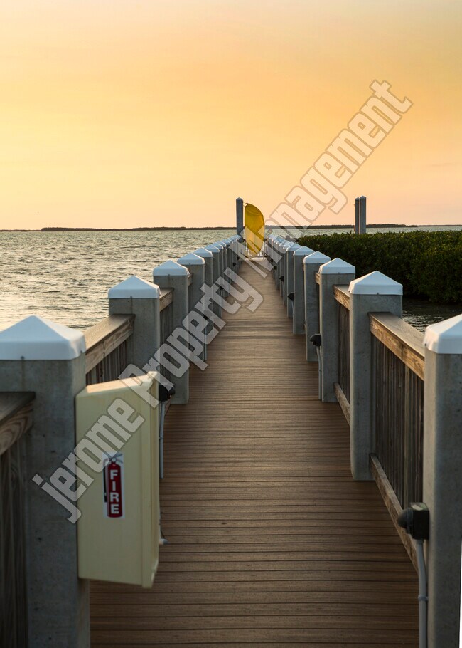 Building Photo - 98442 Windward Ave