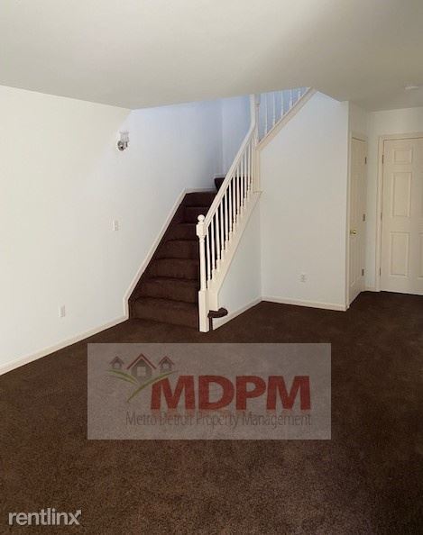 Building Photo - 2 br, 1.5 bath Condo - 8847 Hardwood Dr