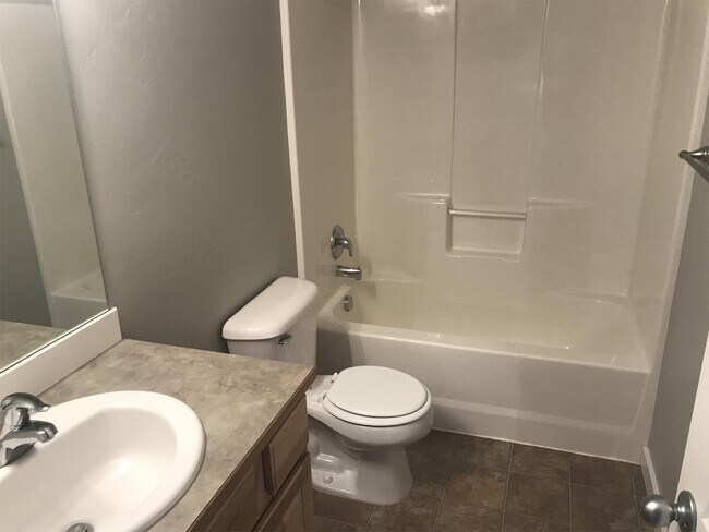 Building Photo - 1717 Bluestone Dr