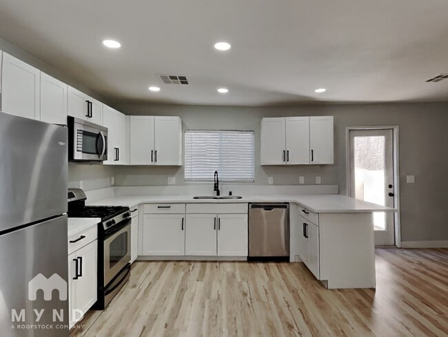 Building Photo - 2280 Platinum Band St