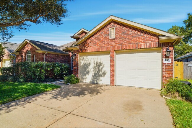 Building Photo - 17714 Sunset River Ln