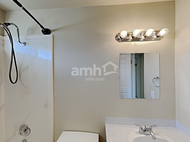 Building Photo - 126 S 1600 W