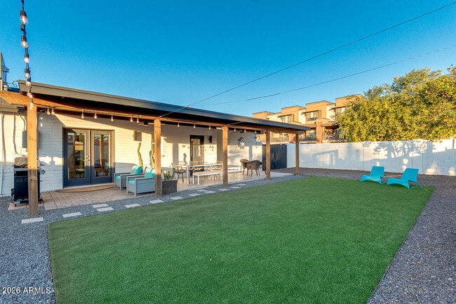 Building Photo - 6929 E 6th St