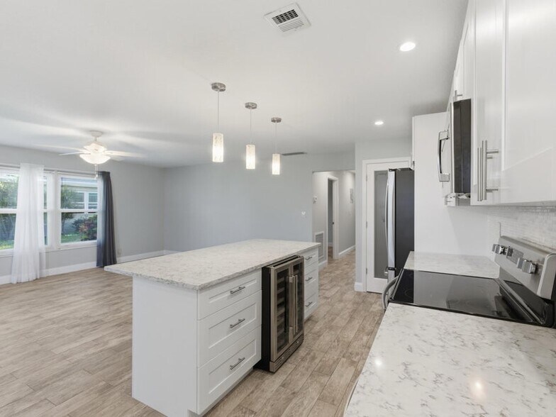 Building Photo - 270 High Point Blvd