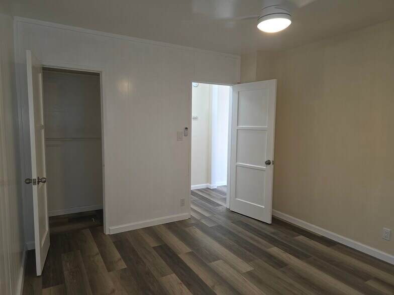 Building Photo - 15726 Halldale Ave