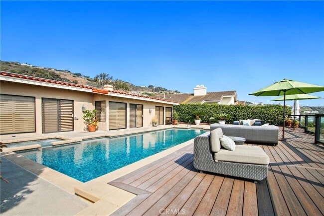 Building Photo - 22872 Via Cordova