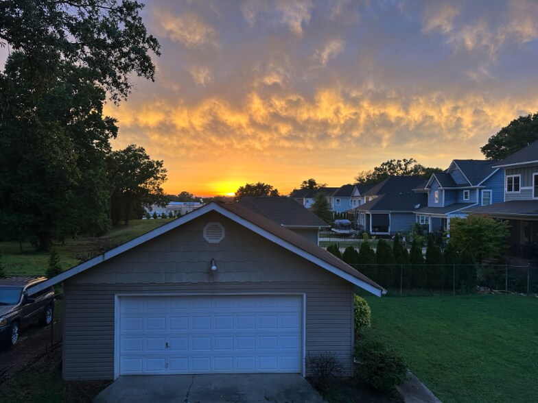 Building Photo - 228 Brookdale Ave