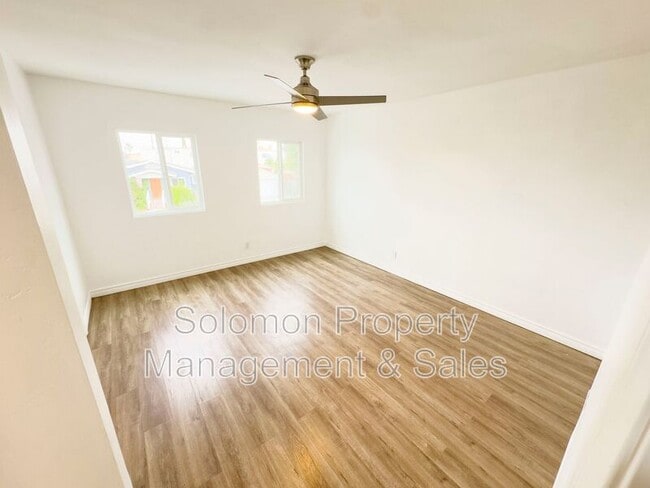 Building Photo - 3327 1/2 Polk Ave