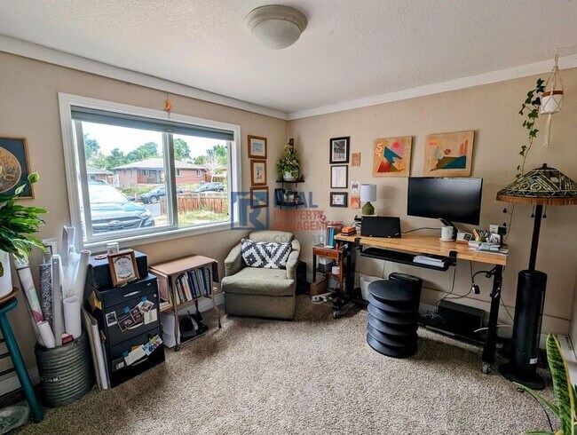 Building Photo - 908 Wolff St