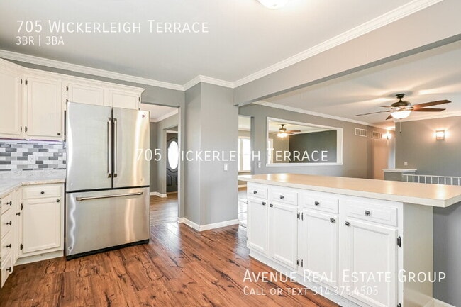 Building Photo - 705 Wickerleigh Terrace