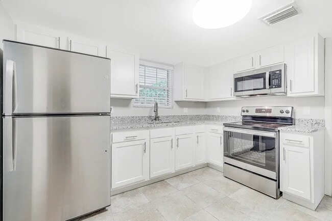 Building Photo - 2606 Hugh Edwards Dr