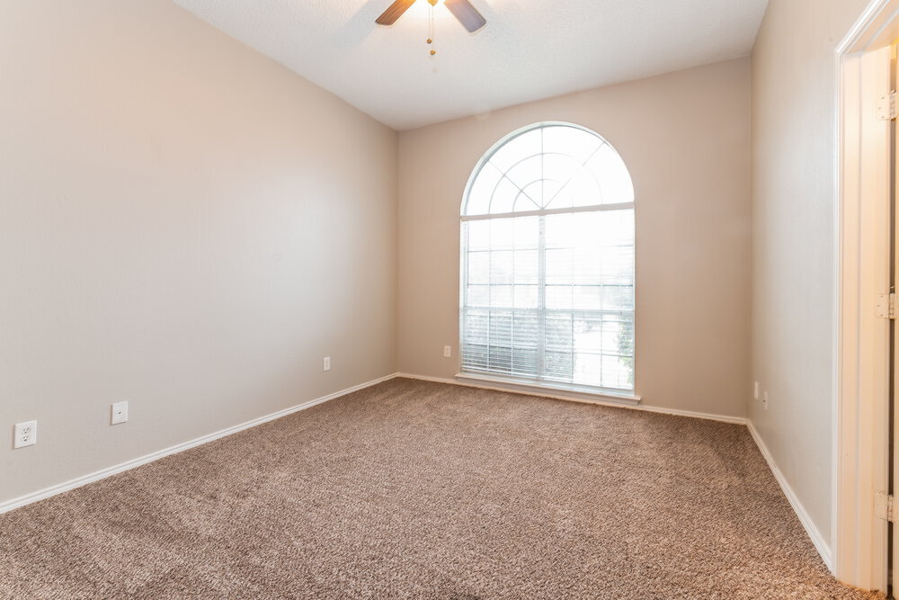 Building Photo - 1345 Overlook Dr