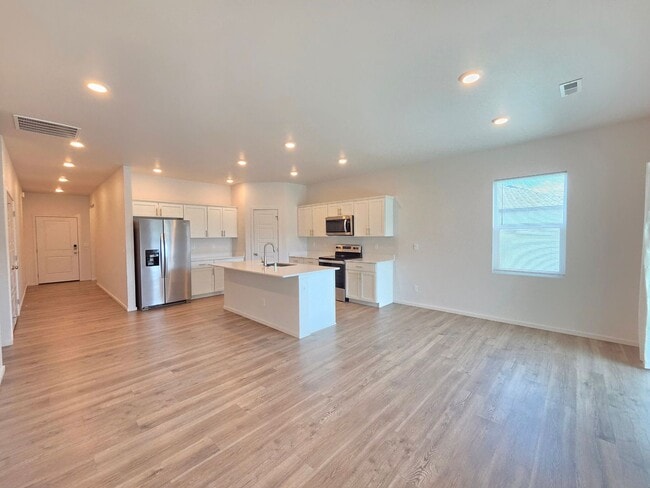 Building Photo - $2,695 - 4 Bed / 2 Bath Beautiful Newer Construction Home in Cheney