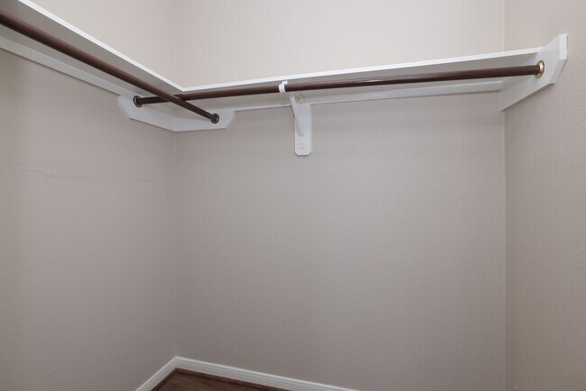 Building Photo - 15422 Ferness Ln