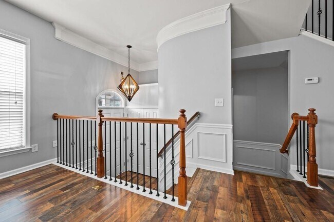 Building Photo - 1346 Thornborough Dr