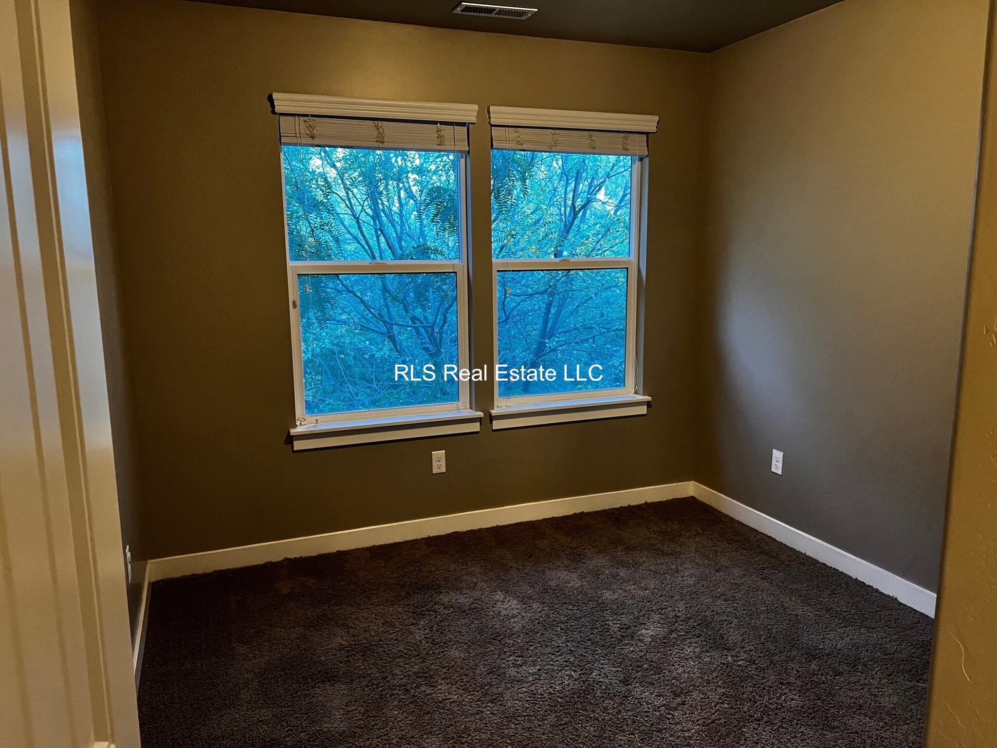 Building Photo - 122 S 1800 W