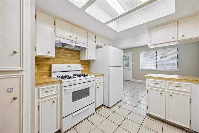 Building Photo - 8329 Fathom Cir