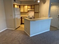 Building Photo - Venetian Place - 1323