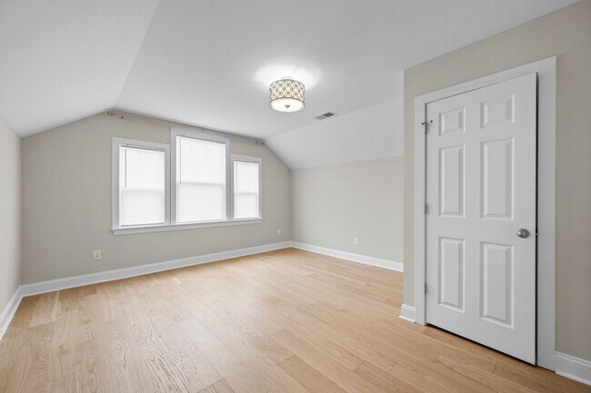Building Photo - 720 Goodlet Cir