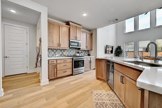 Building Photo - 8509 Silverthorne St