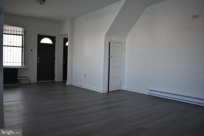 Building Photo - 10 S 62nd St