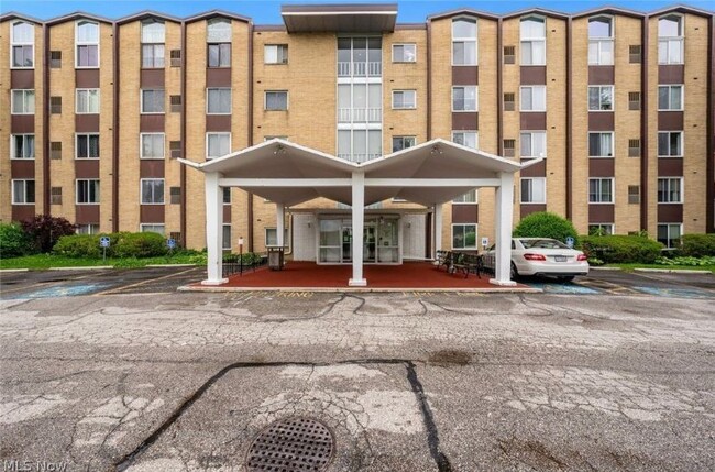 Primary Photo - 25735 Lorain Rd