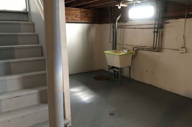 Building Photo - Beautiful 4 bedroom house in great Dolton ...
