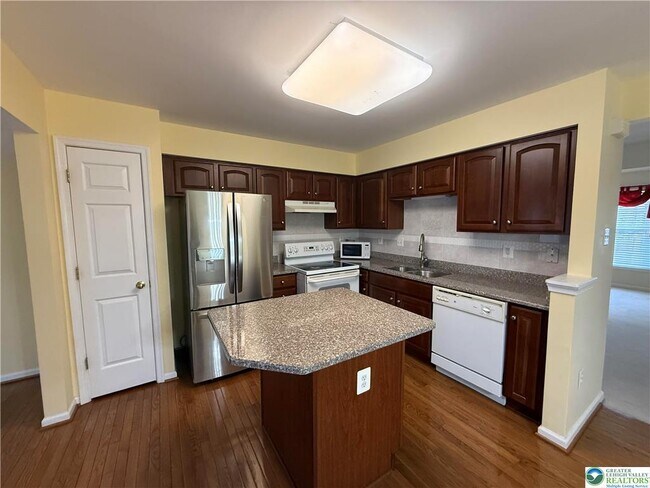 Building Photo - 4539 Jasmine Dr