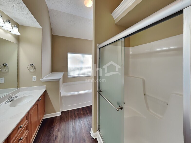 Building Photo - 1642 Zurich Dr