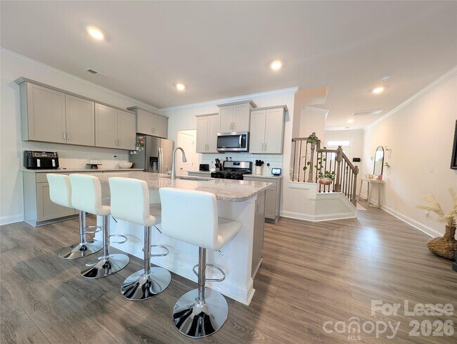 Building Photo - 626 Altamonte Dr