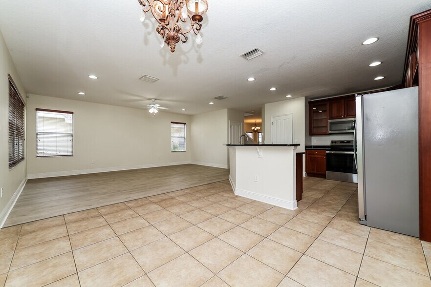 Building Photo - 209 Fern Gulley Dr