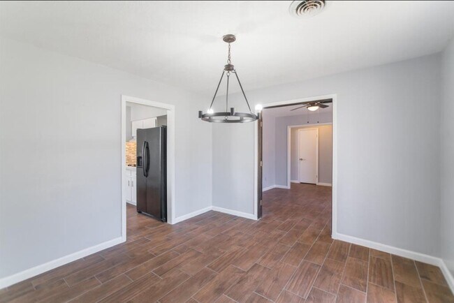 Building Photo - 8503 Braes River Dr