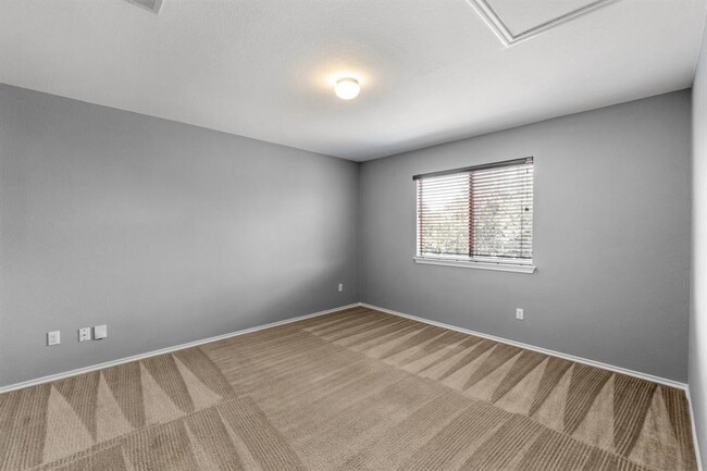 Building Photo - 4400 Belfield Ln