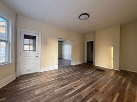 Building Photo - 120 E Wallace Ave