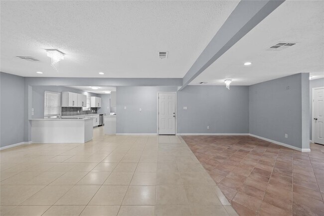 Building Photo - 12735 Memorial Dr