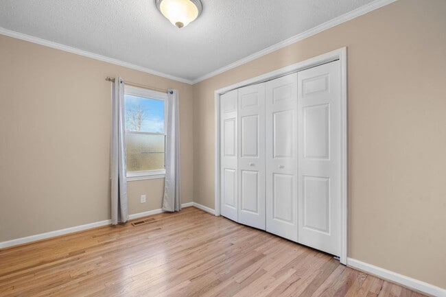 Building Photo - 313 Arrowood St SE