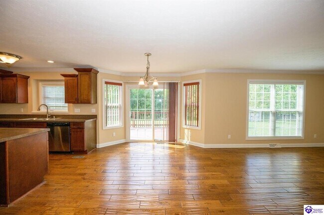Building Photo - 114 W Mandarin Ct