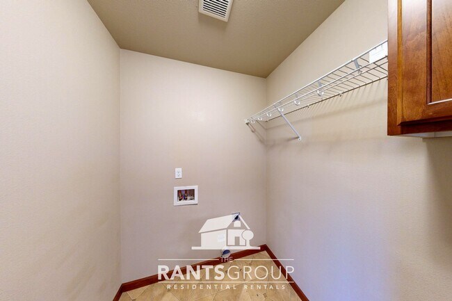 Building Photo - South Hill Puyallup Dream Neighborhood - E...