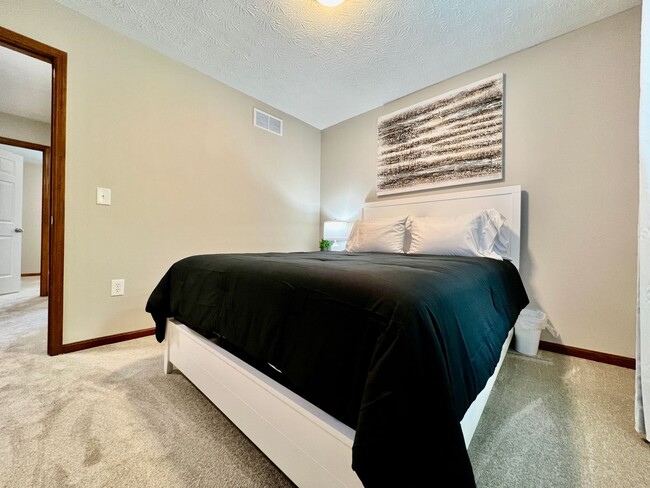 Building Photo - 3 bedroom attached home in Bethany