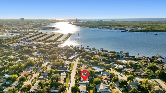 Building Photo - 106 Trout Ave