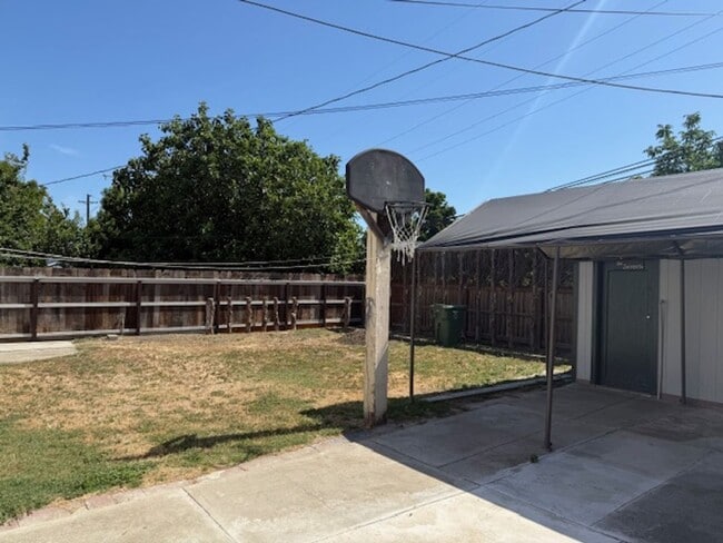 Building Photo - Cozy 3-Bedroom Home for Rent in Tracy!