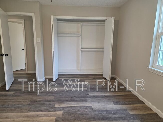 Building Photo - 8 Willowridge Cove