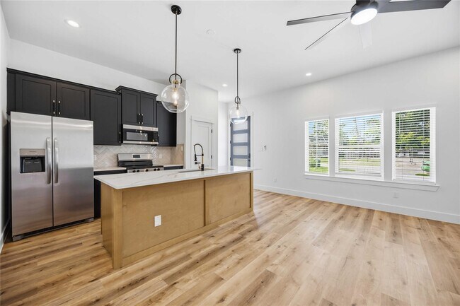 Building Photo - 4027 Cork Dr